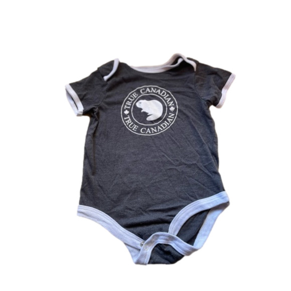 3/$20 novel teez 12 month short sleeve romper grey true Canadian beaver design - Picture 1 of 4